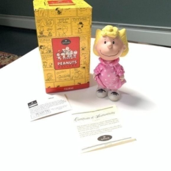Peanuts Sally Hallmark Limited Edition Figurine - Picture 1 of 10
